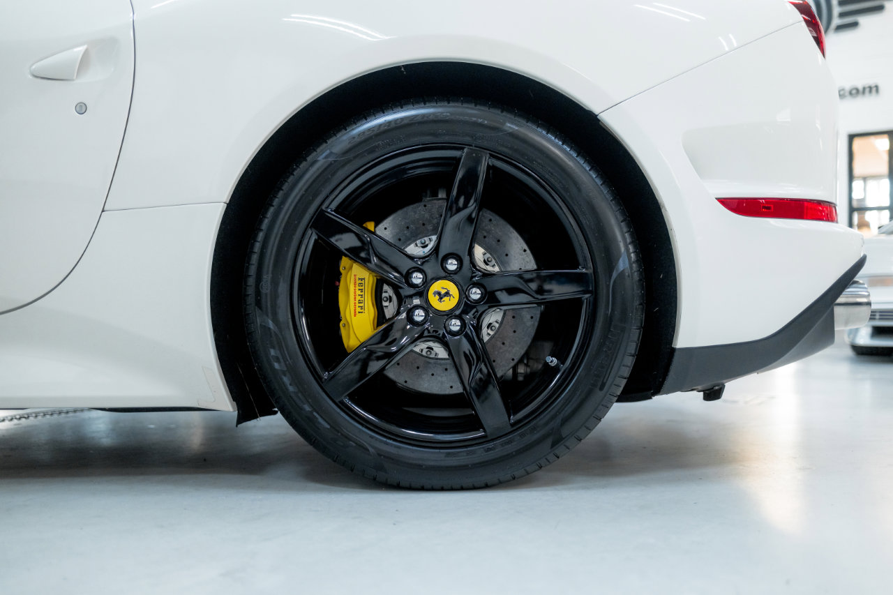 Used 2016 Ferrari California T image 37