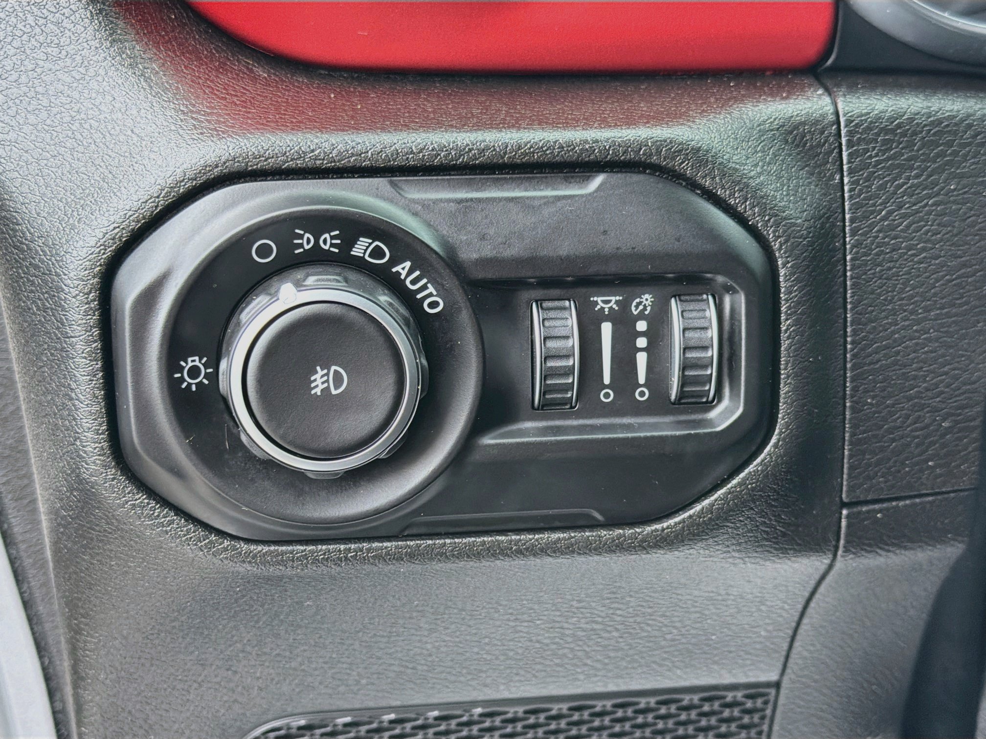 Used 2020 Jeep Wrangler Unlimited Rubicon AWD/4WD image 32