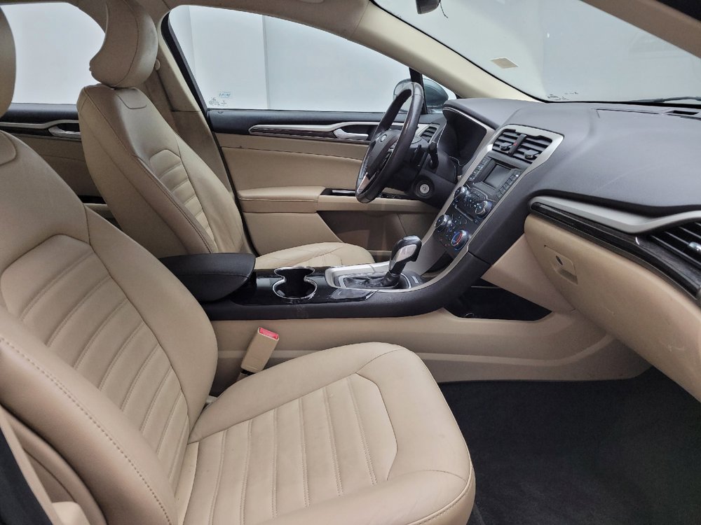 Used 2015 Ford Fusion SE w/ Equipment Group 202A FWD image 21