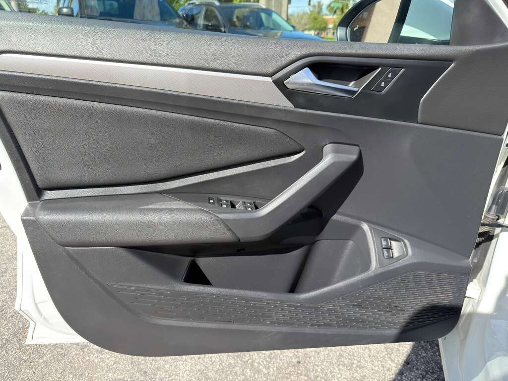 Used 2021 Volkswagen Jetta R-Line image 8