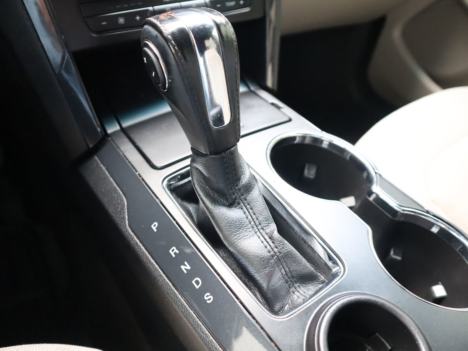 Used 2018 Ford Explorer XLT FWD image 36