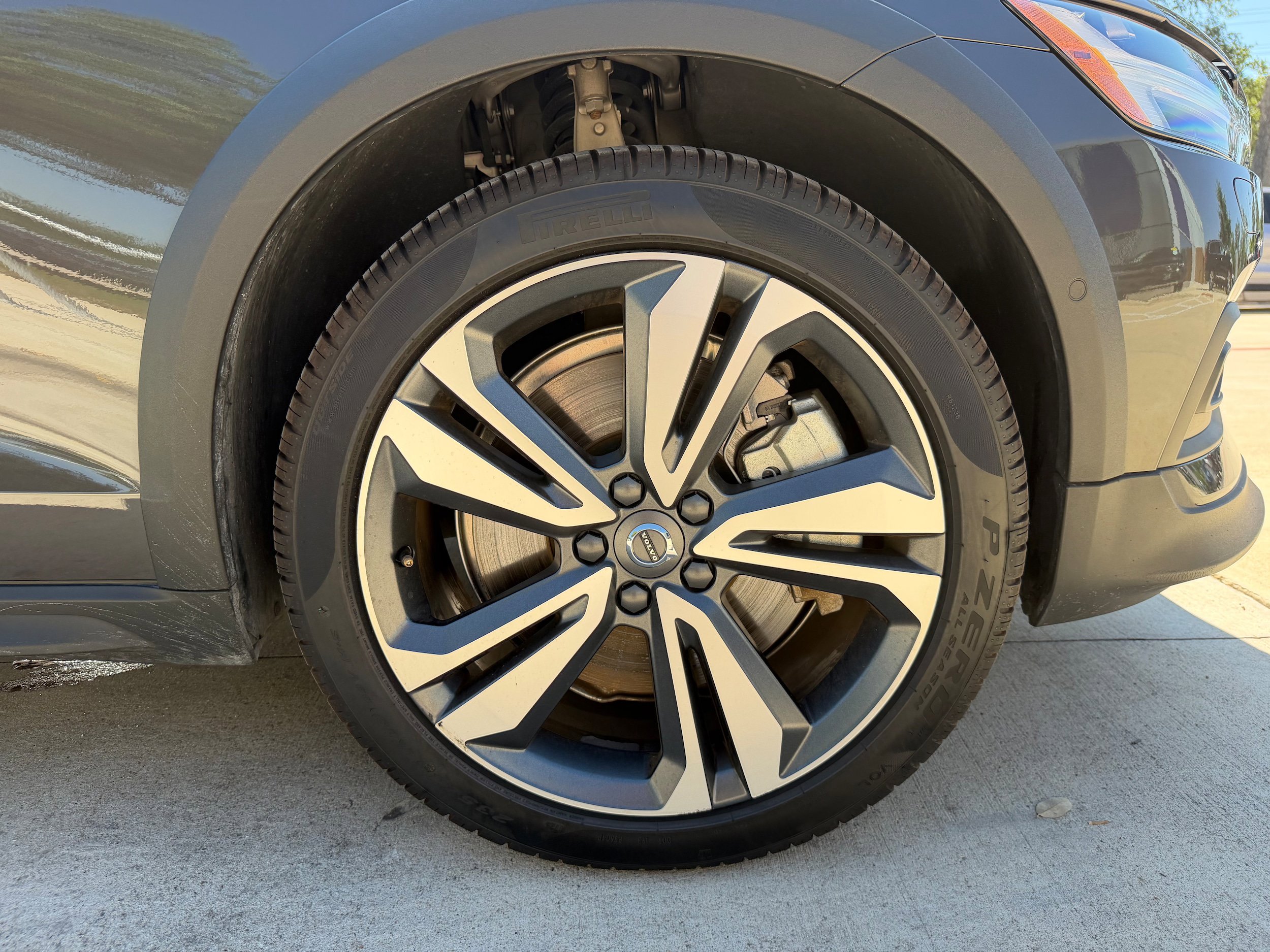 Certified 2025 Volvo V60 B5 Cross Country Plus AWD/4WD image 7