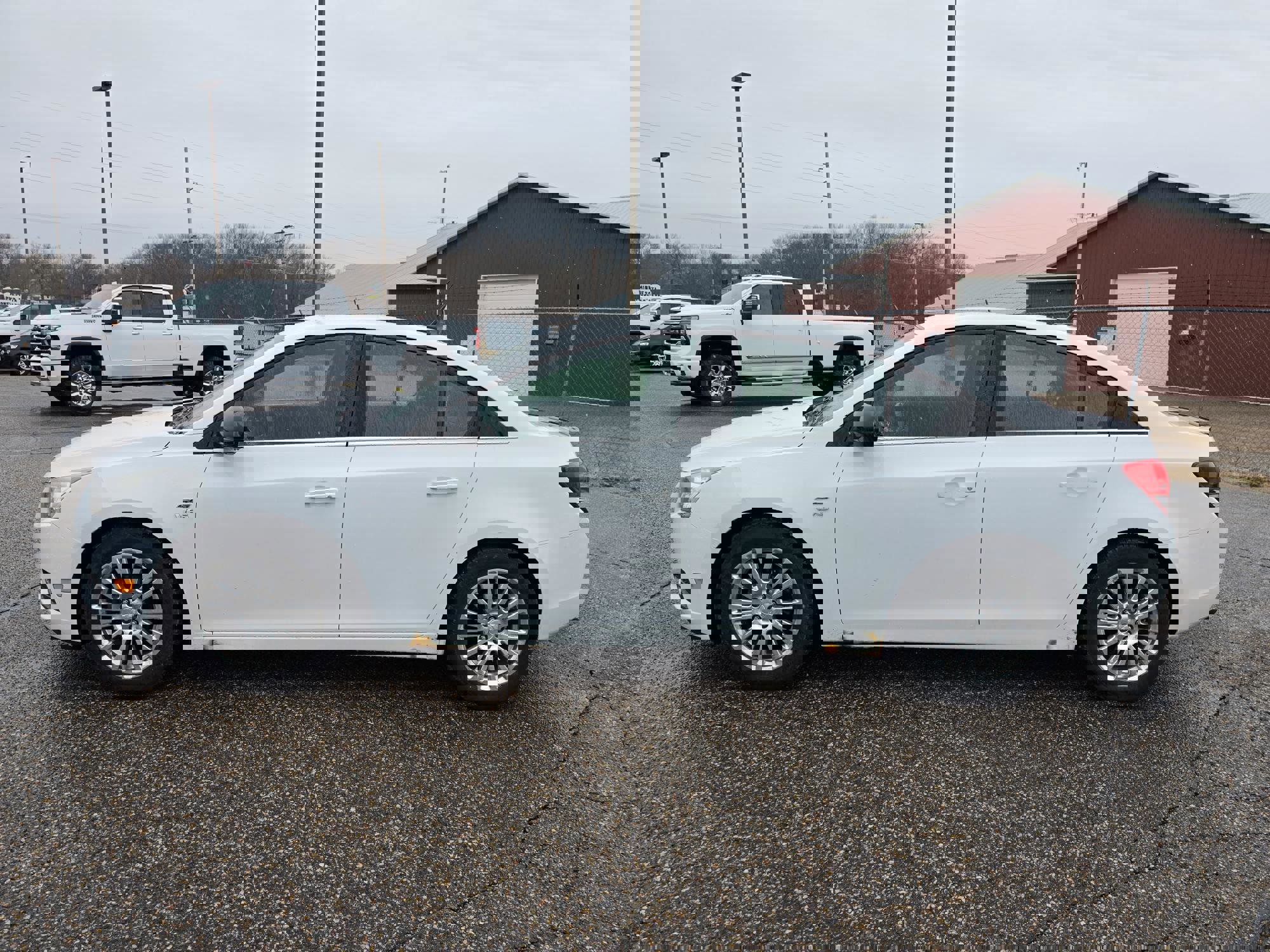 Used 2013 Chevrolet Cruze Eco FWD image 2