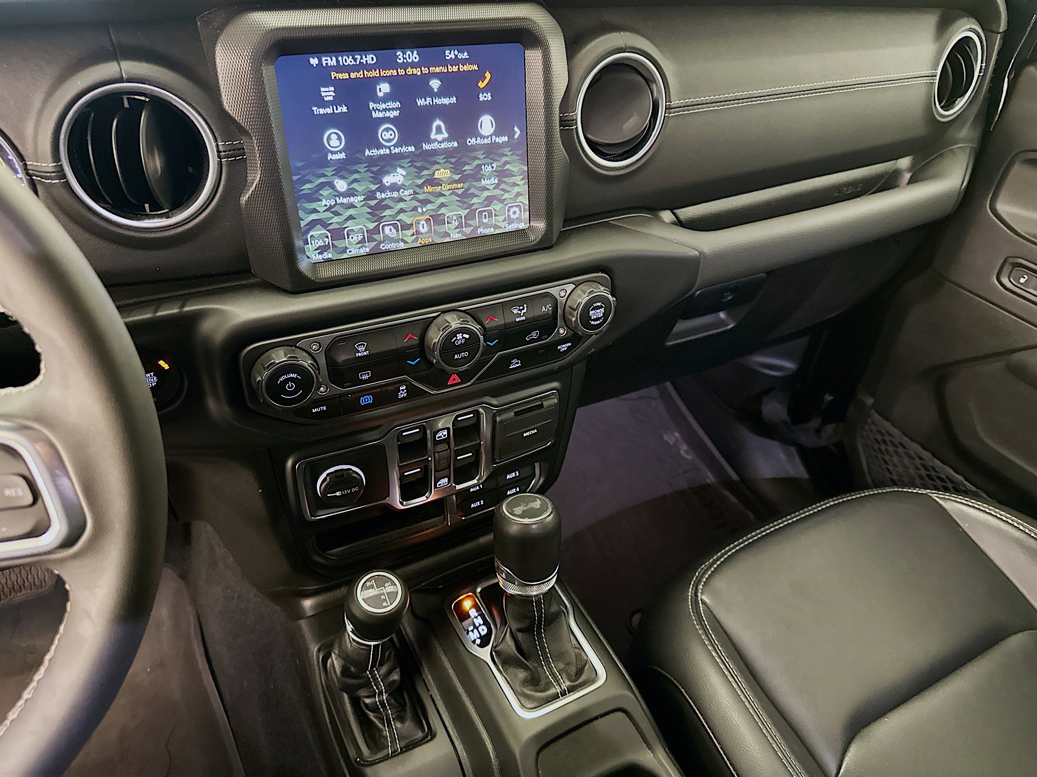 Used 2023 Jeep Wrangler Unlimited Sahara AWD/4WD image 26
