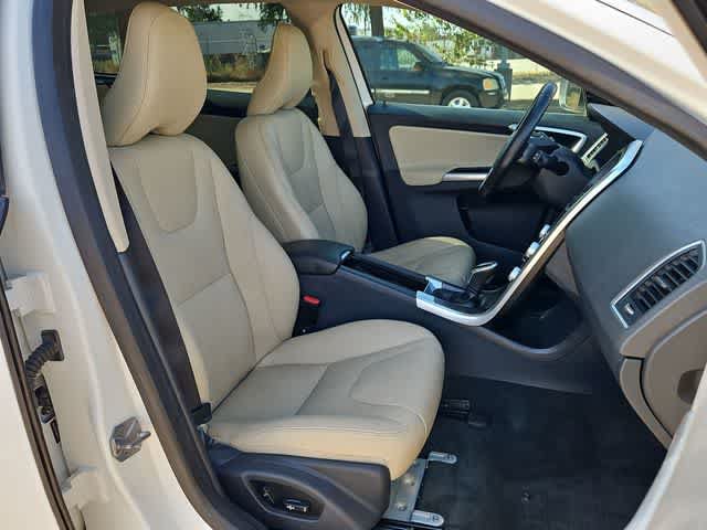 Used 2016 Volvo XC60 T5 Premier w/ Proximity Package FWD image 19