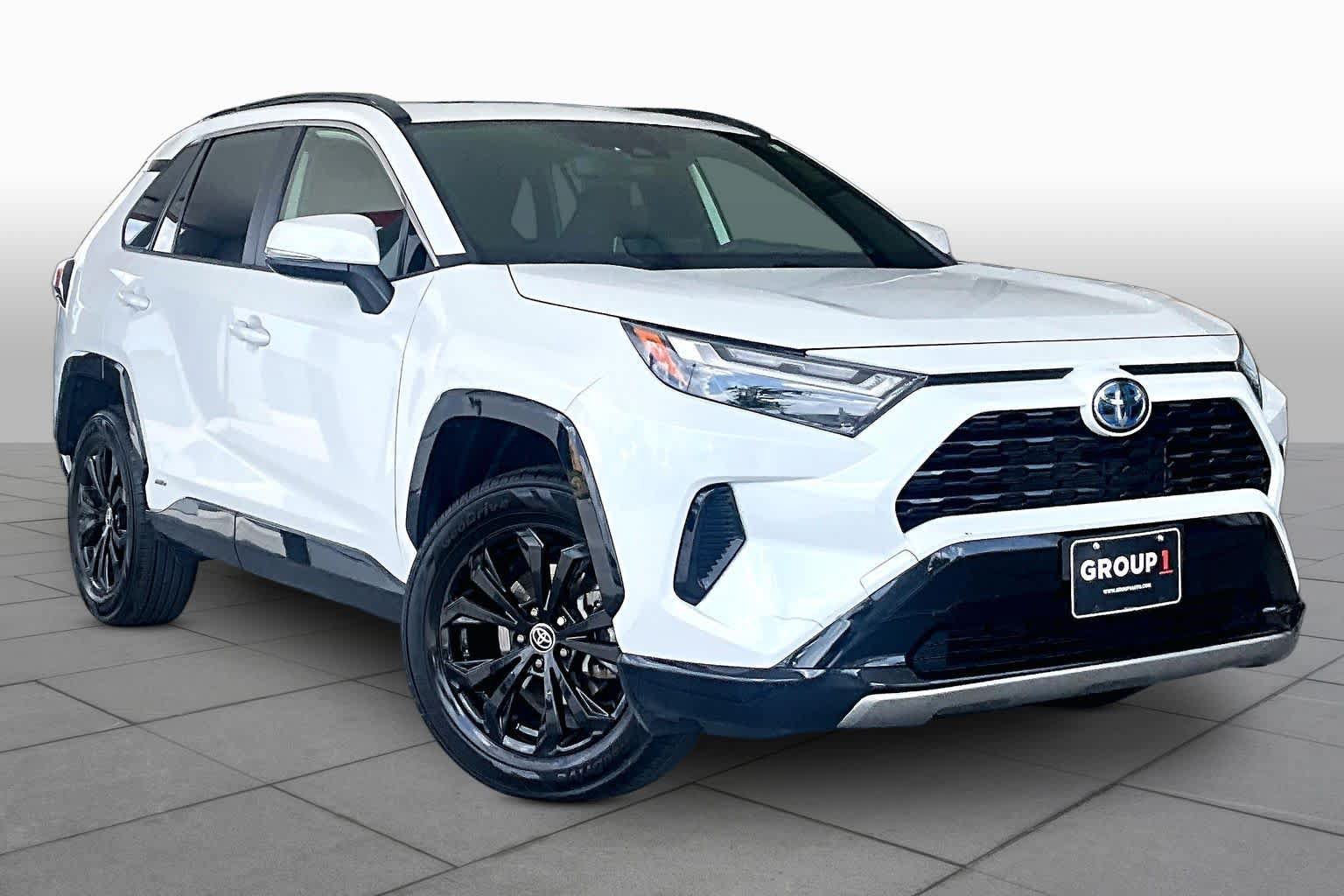 Certified 2023 Toyota RAV4 SE w/ Convenience Package AWD/4WD image 3