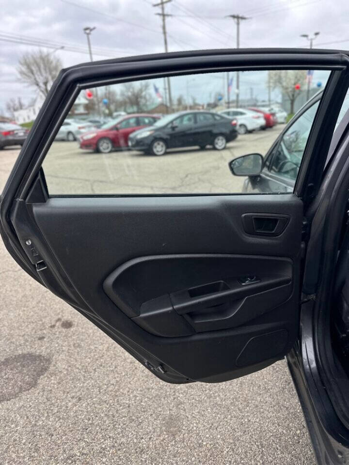 Used 2018 Ford Fiesta SE image 14