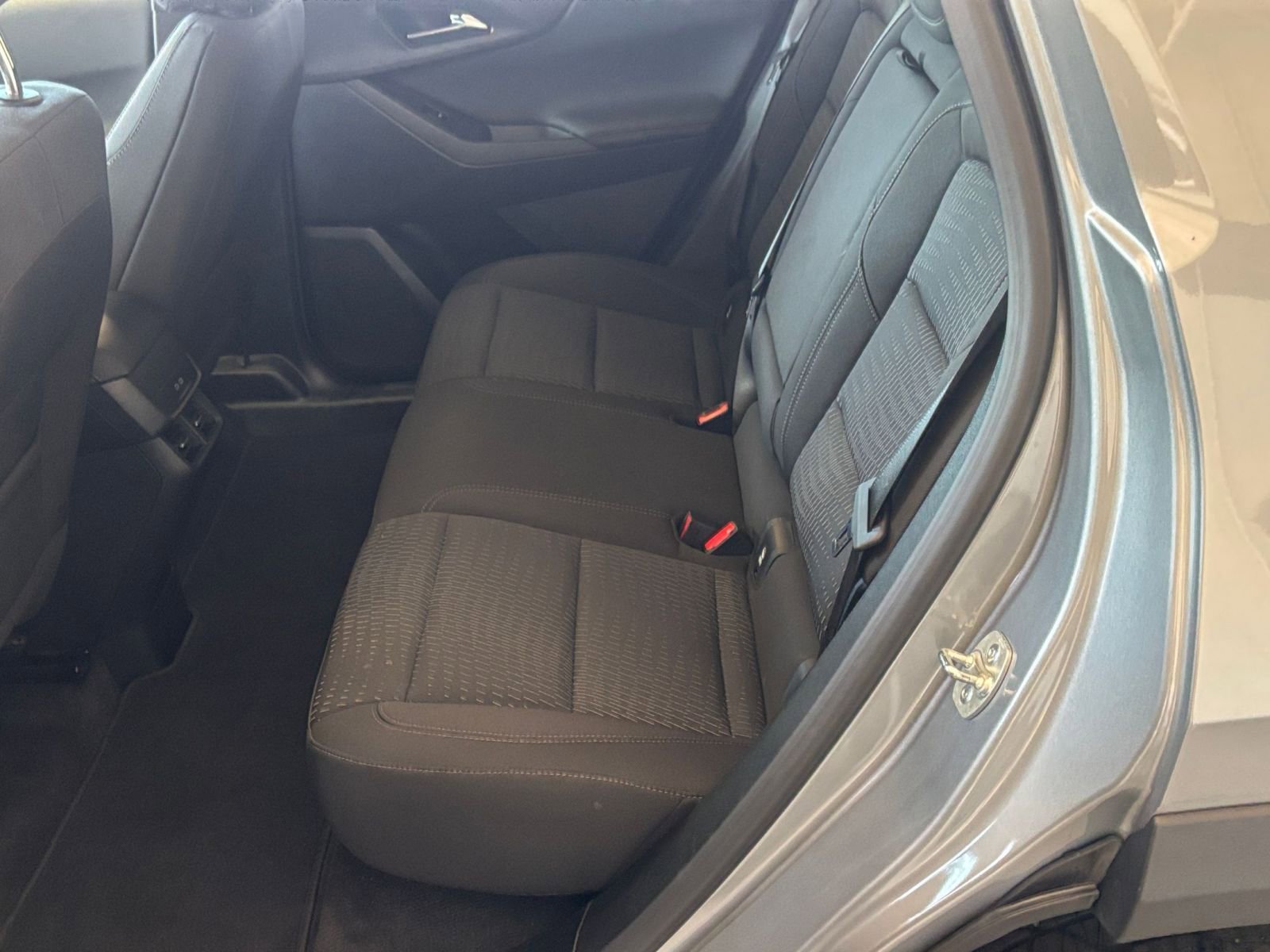 Used 2025 Chevrolet Equinox LT FWD image 26