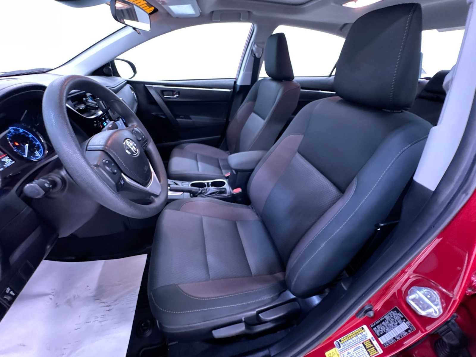 Used 2019 Toyota Corolla LE w/ LE Premium Package w/Moonroof FWD image 14