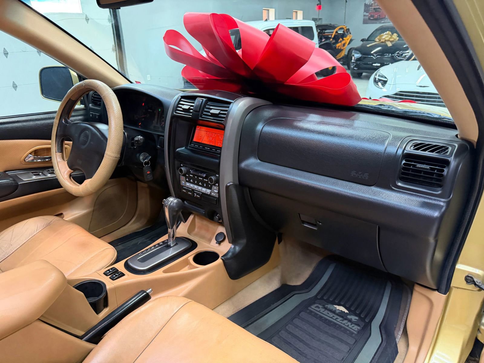 Used 2002 Isuzu Axiom XS RWD image 27