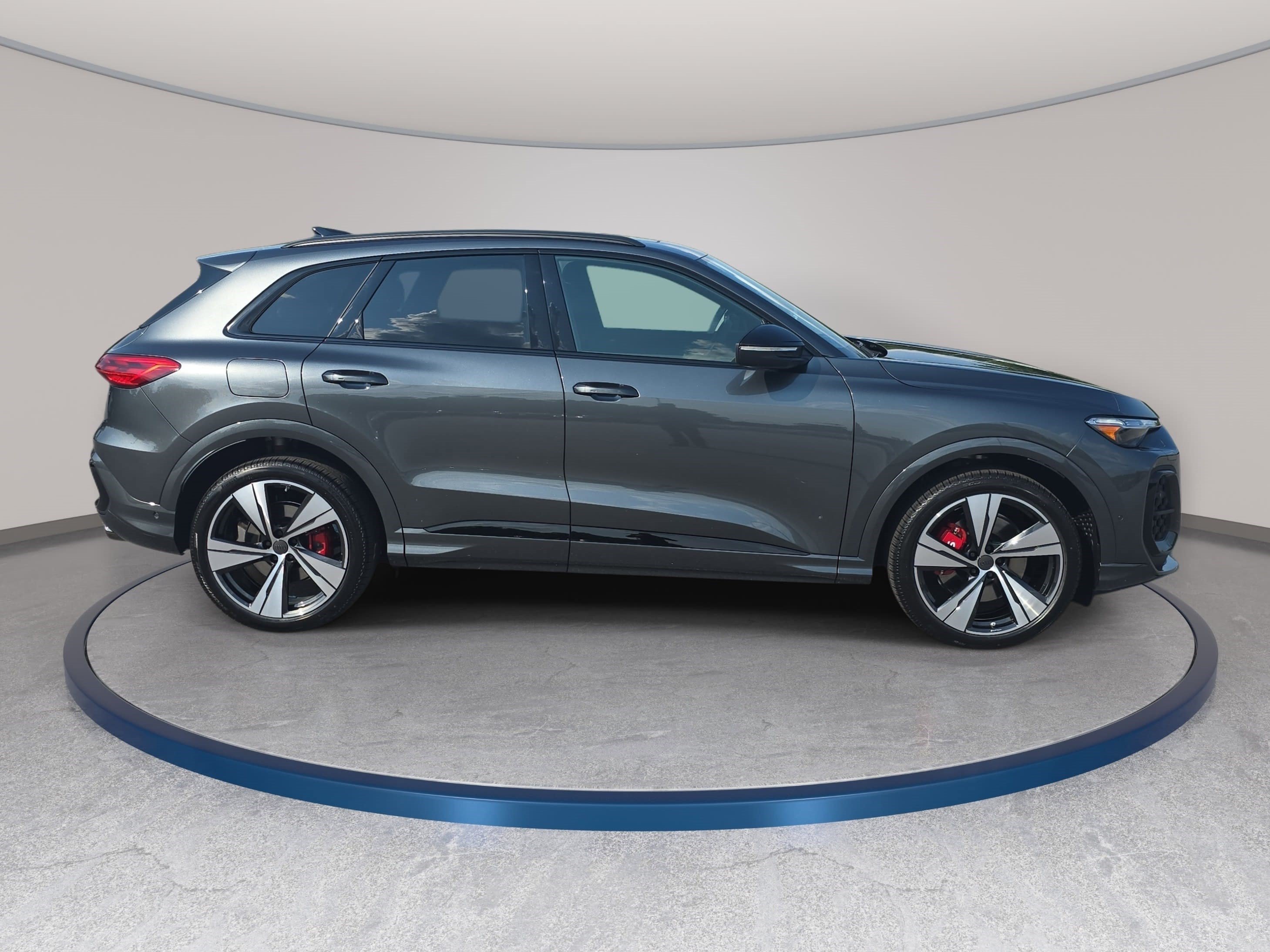 New 2026 Audi SQ5 Premium Plus AWD/4WD image 4