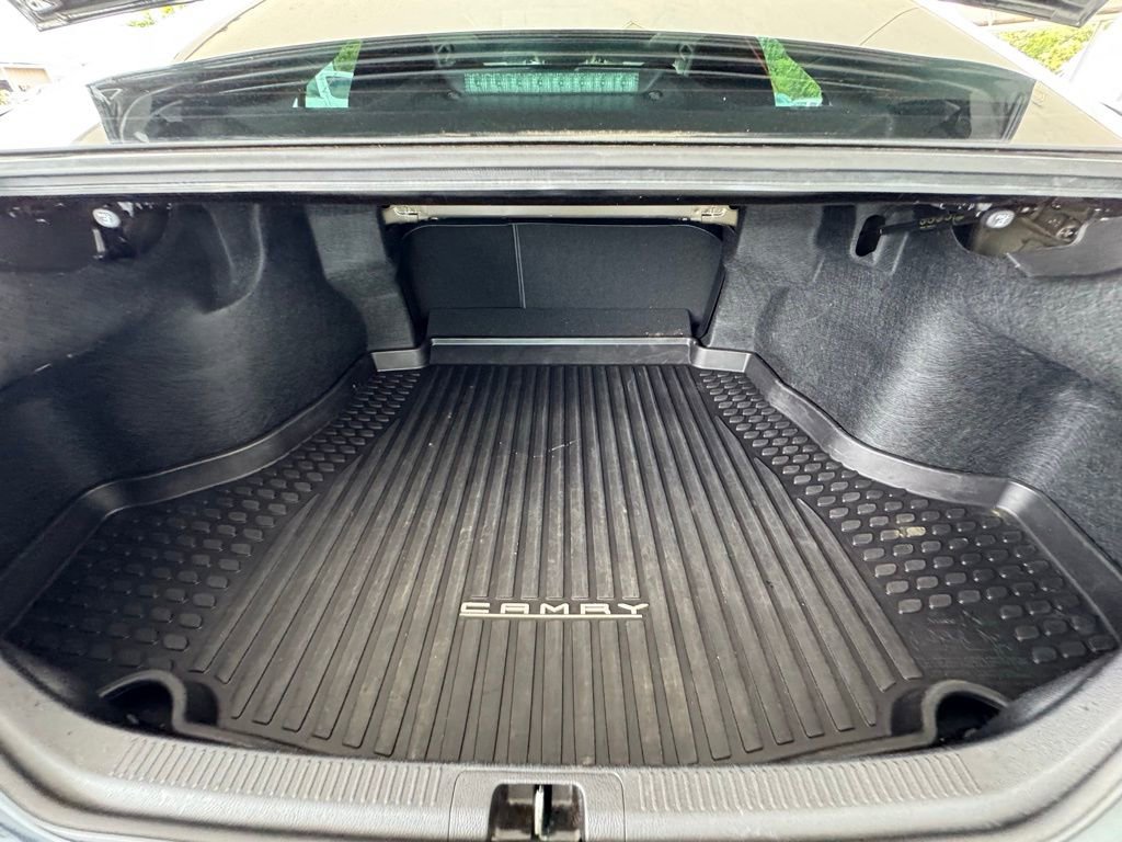 Used 2019 Toyota Camry XSE FWD image 9