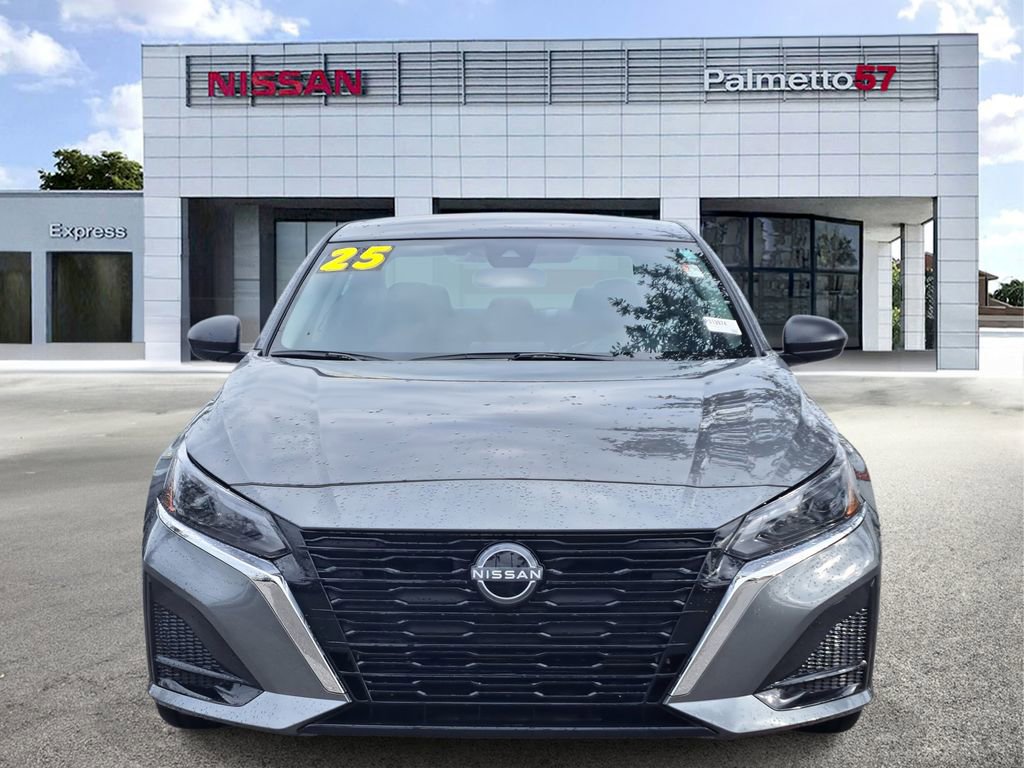 Used 2025 Nissan Altima 2.5 S image 2