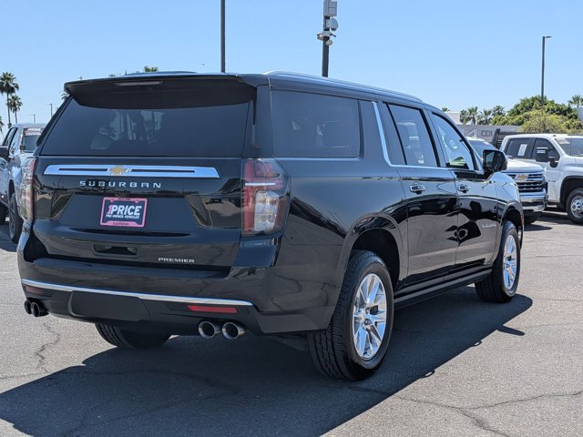 Used 2023 Chevrolet Suburban Premier AWD/4WD image 5