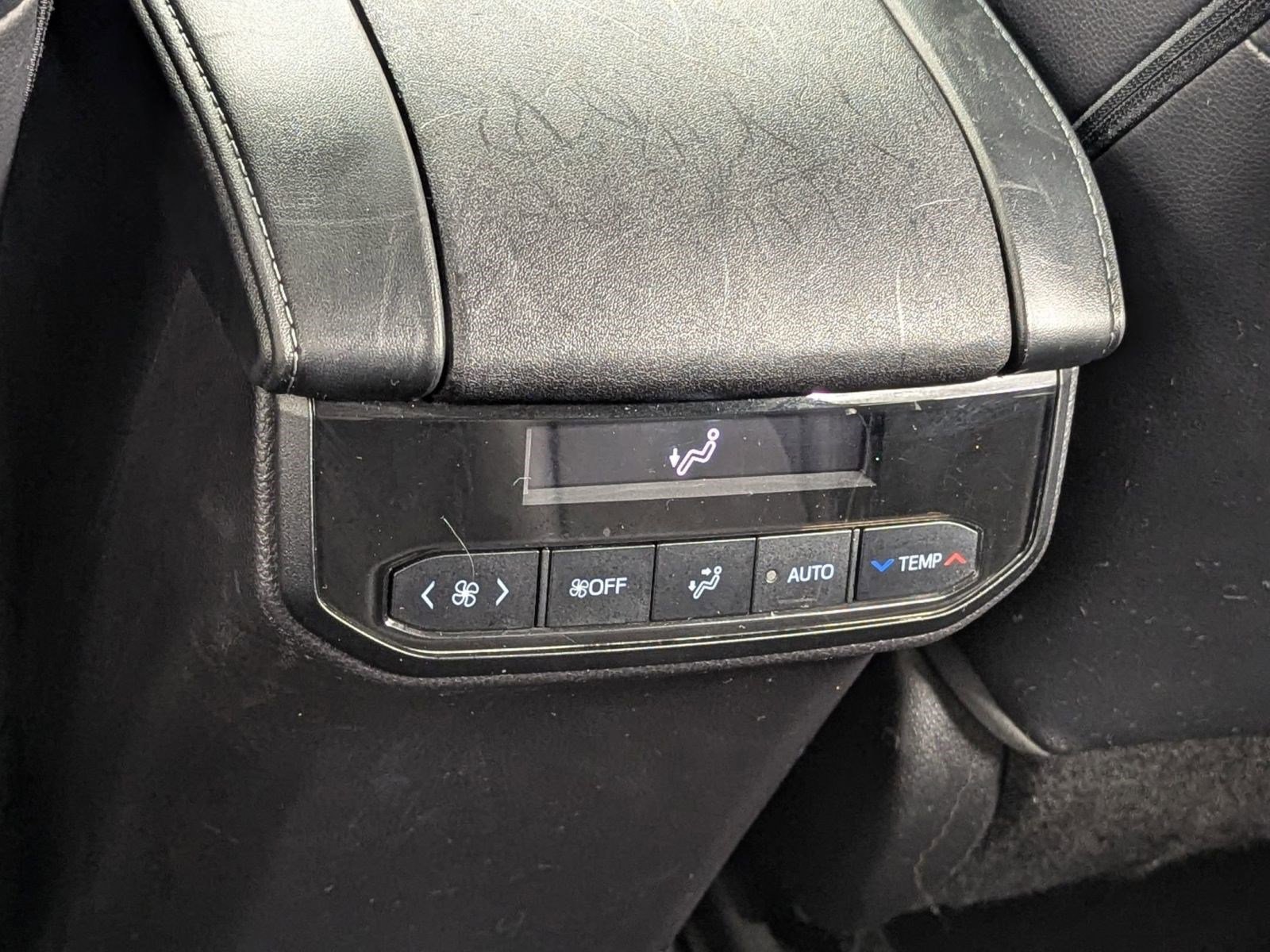 Used 2023 Toyota Highlander Limited image 23