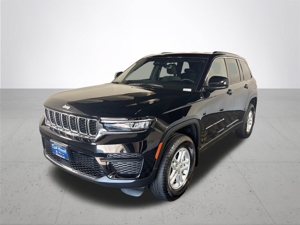 Certified 2025 Jeep Grand Cherokee Laredo w/ MOPAR Finishing Package AWD/4WD image 2