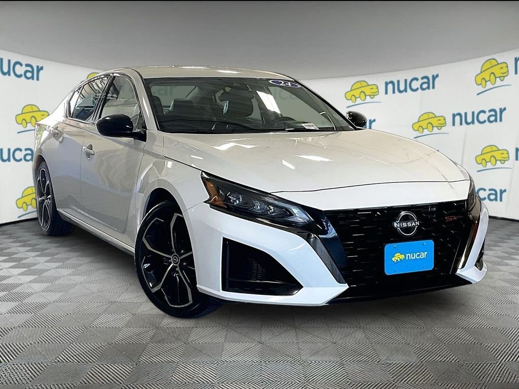 Used 2024 Nissan Altima 2.5 SR FWD image 1