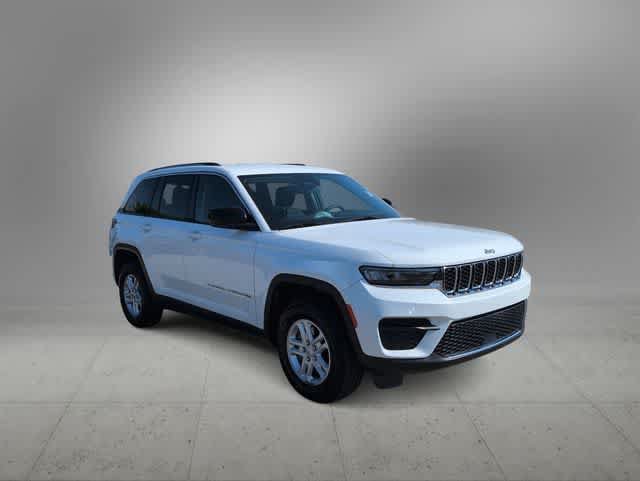 Certified 2023 Jeep Grand Cherokee Laredo AWD/4WD image 2