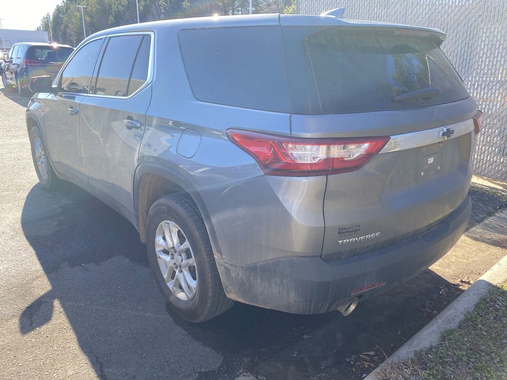 Used 2021 Chevrolet Traverse LS image 3
