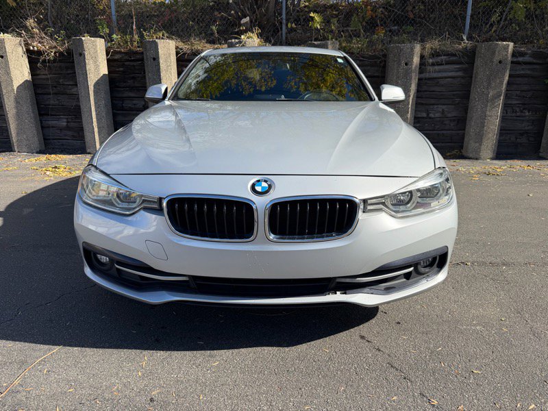 Used 2018 BMW 330i Sedan image 2