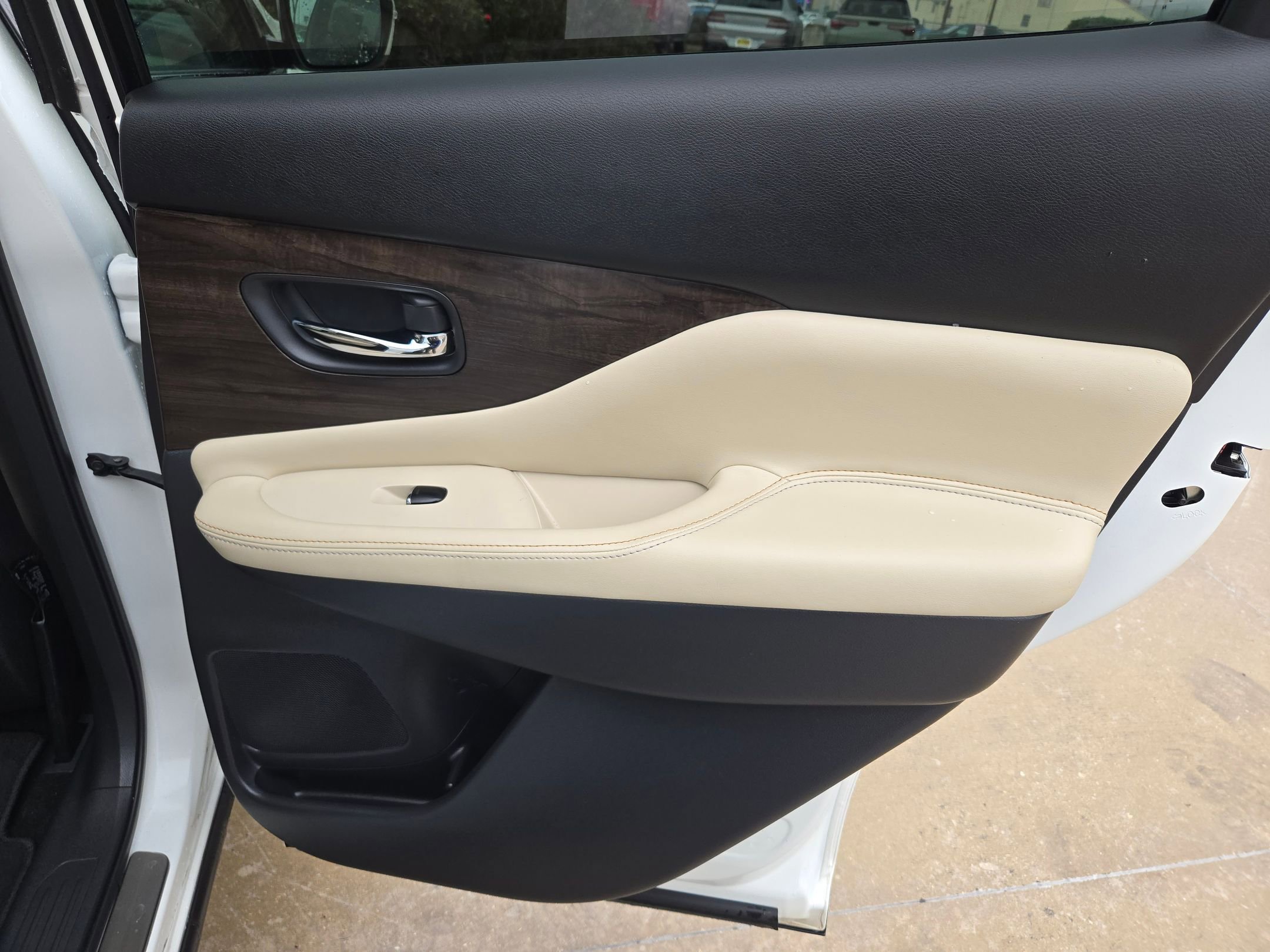 Certified 2024 Nissan Murano Platinum w/ Cargo Package image 27