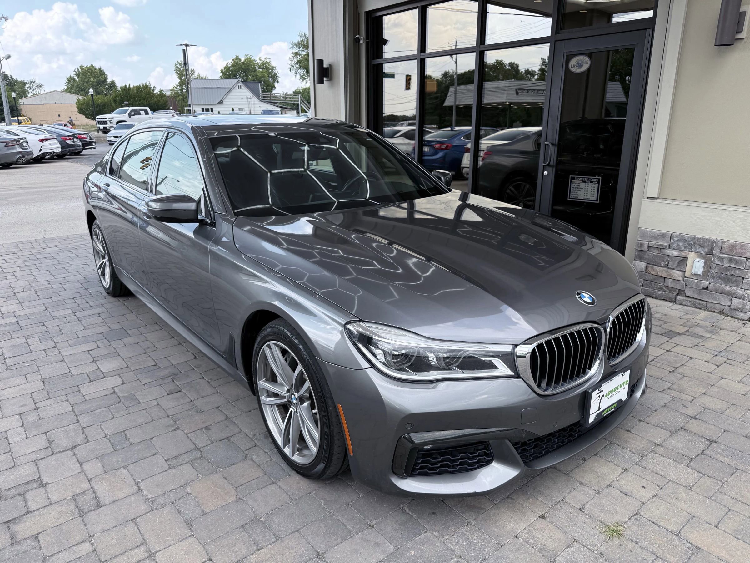 Used 2018 BMW 750i xDrive image 7