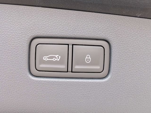 Used 2025 Genesis Electrified GV70 AWD/4WD image 16