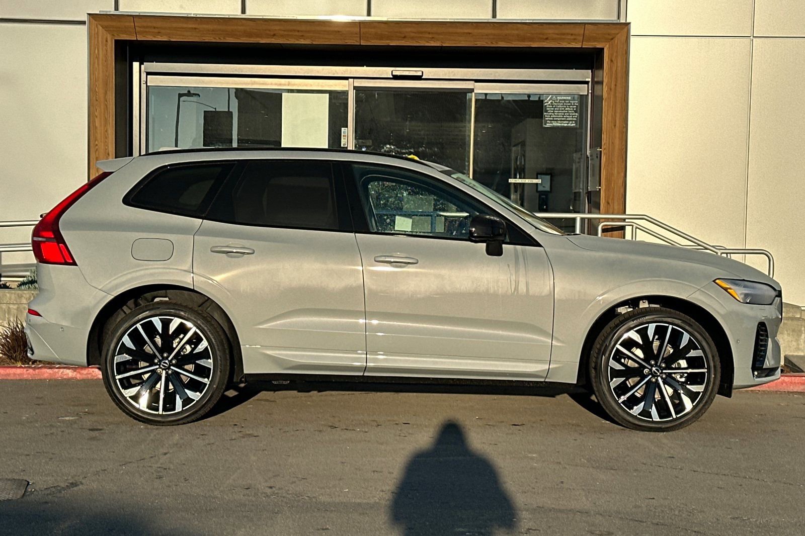 New 2026 Volvo XC60 B5 Ultra w/ Protection Package Premier AWD/4WD image 8