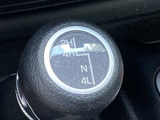 Used 2022 Jeep Wrangler Unlimited Sahara w/ Cold Weather Group AWD/4WD image 25