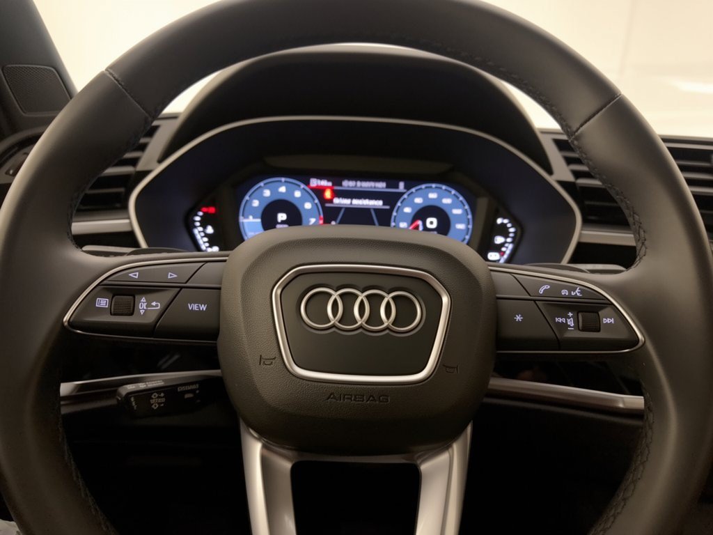 Certified 2025 Audi Q3 2.0T Premium w/ Convenience Package AWD/4WD image 10