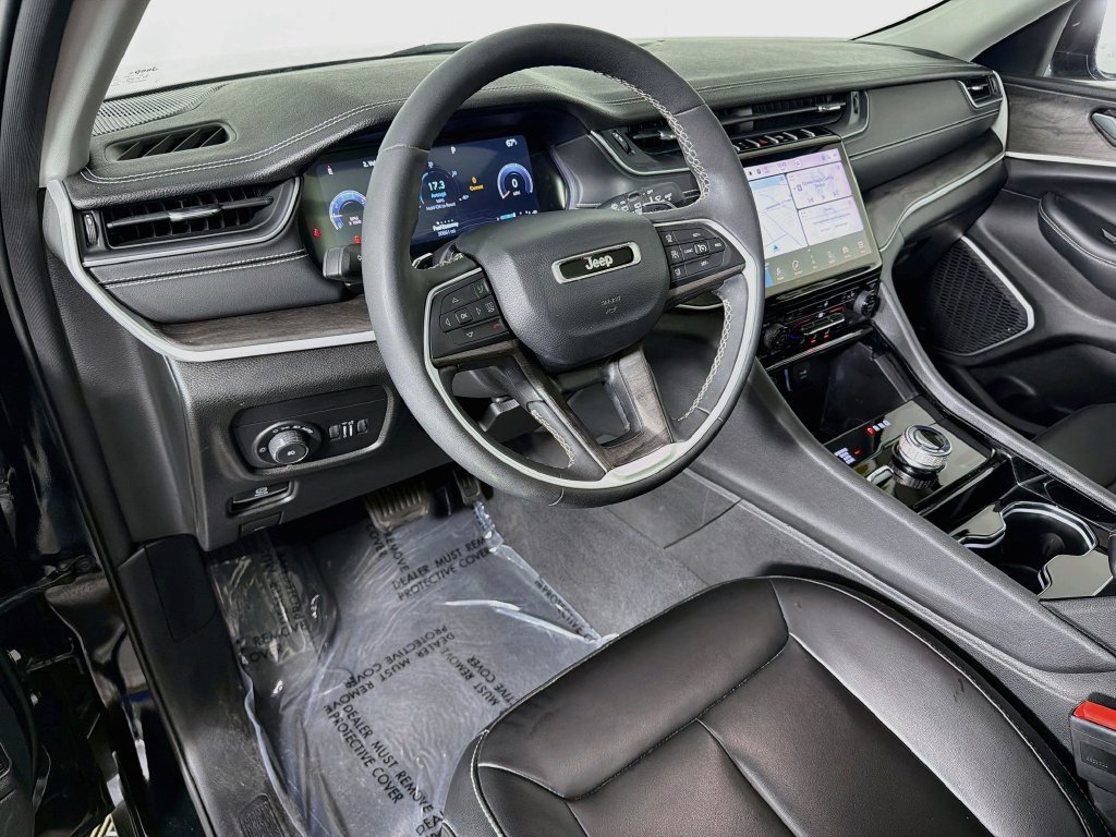 Used 2023 Jeep Grand Cherokee Limited AWD/4WD image 9