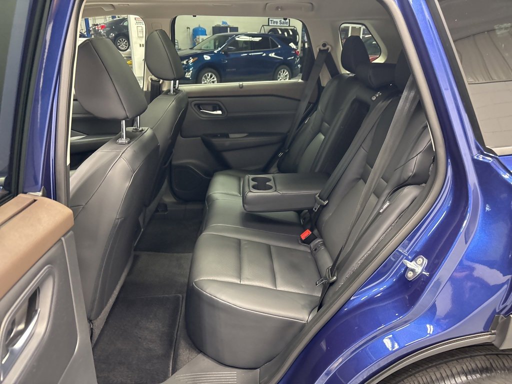 Used 2023 Nissan Rogue SV w/ SV Premium Package image 28