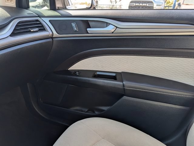 Used 2019 Ford Fusion SE w/ Equipment Group 151A FWD image 22