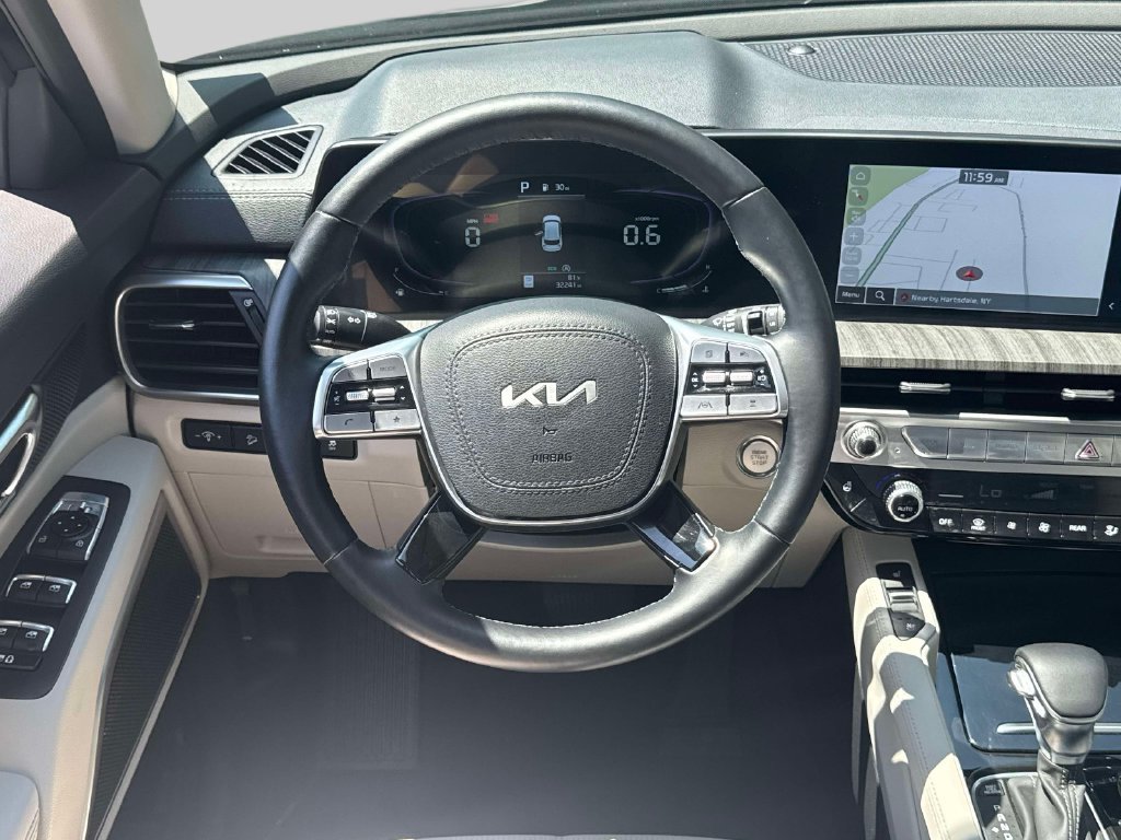 Used 2024 Kia Telluride EX w/ EX Captain's Chair Package AWD/4WD image 13