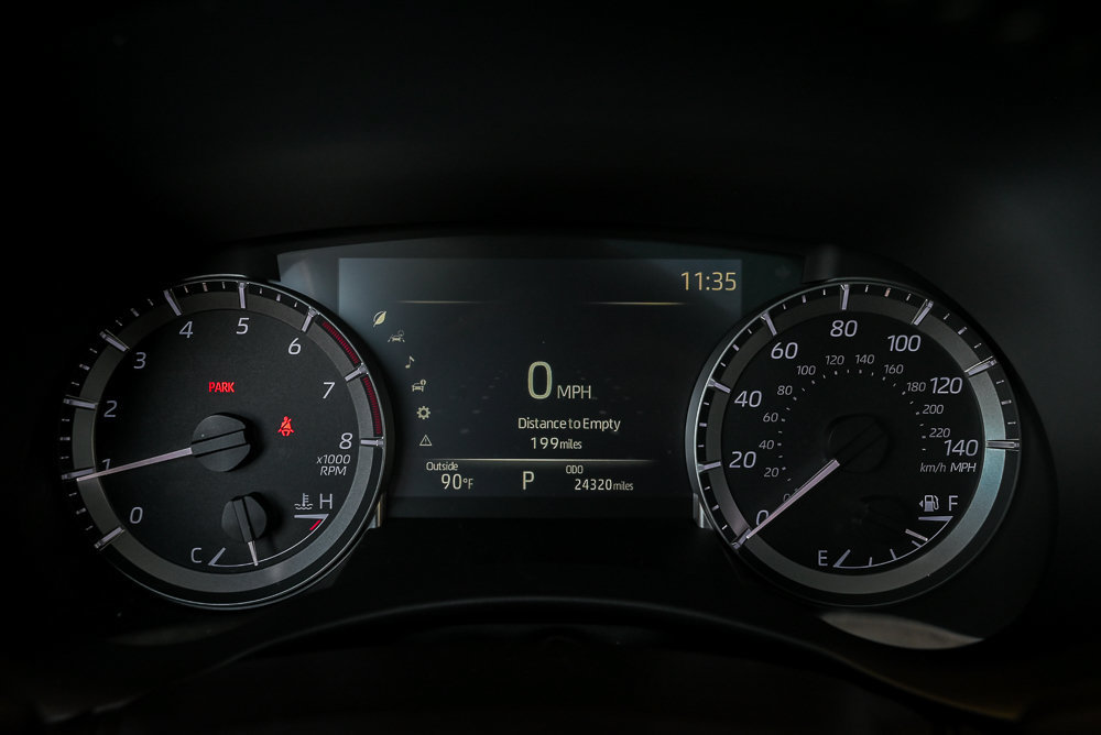 Used 2024 Toyota Highlander XSE FWD image 9