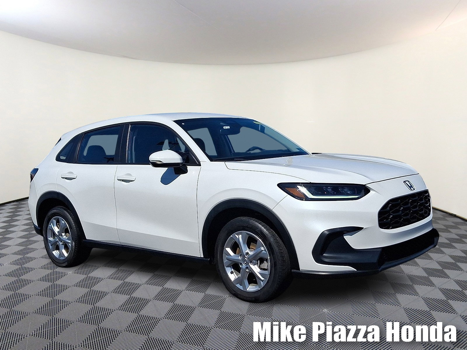 Used 2023 Honda HR-V LX image 1