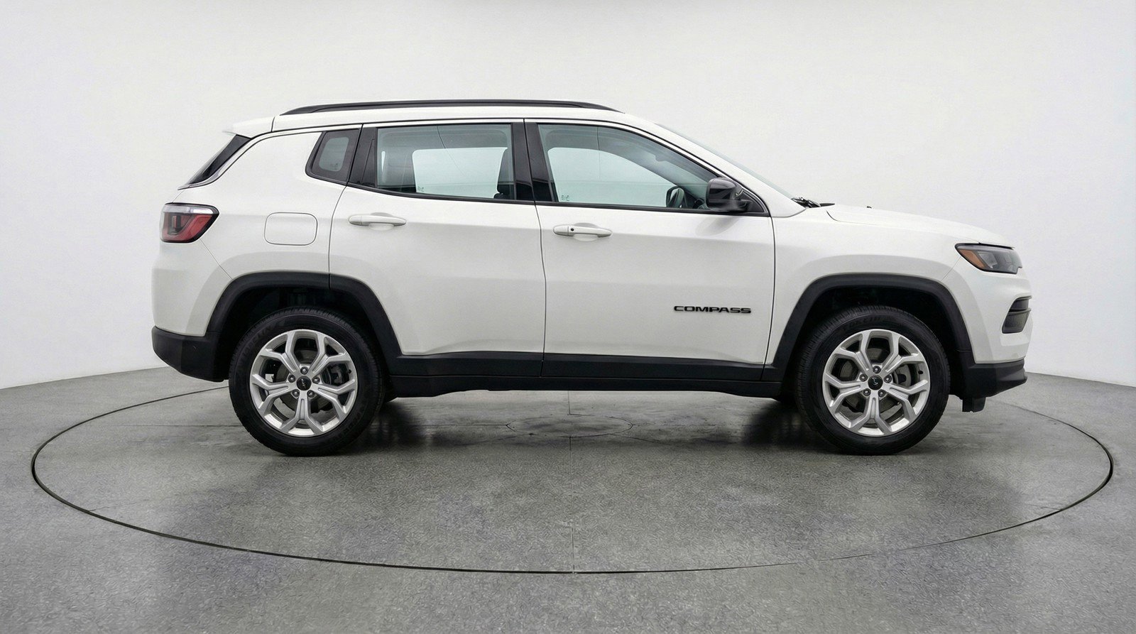 Used 2025 Jeep Compass Latitude image 11