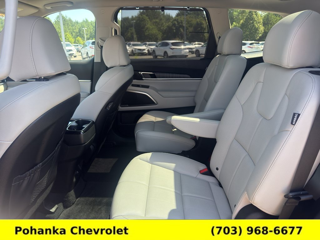 Used 2024 Kia Telluride SX w/ Towing Package FWD image 31