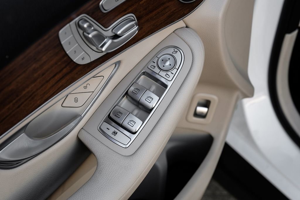 Used 2022 Mercedes-Benz GLC 300 w/ Premium Package Lite image 47