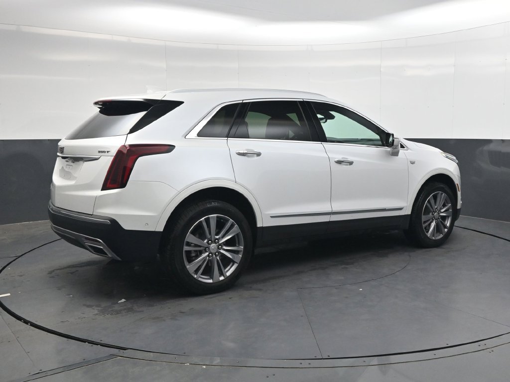Used 2024 Cadillac XT5 Premium Luxury w/ Technology Package FWD image 4