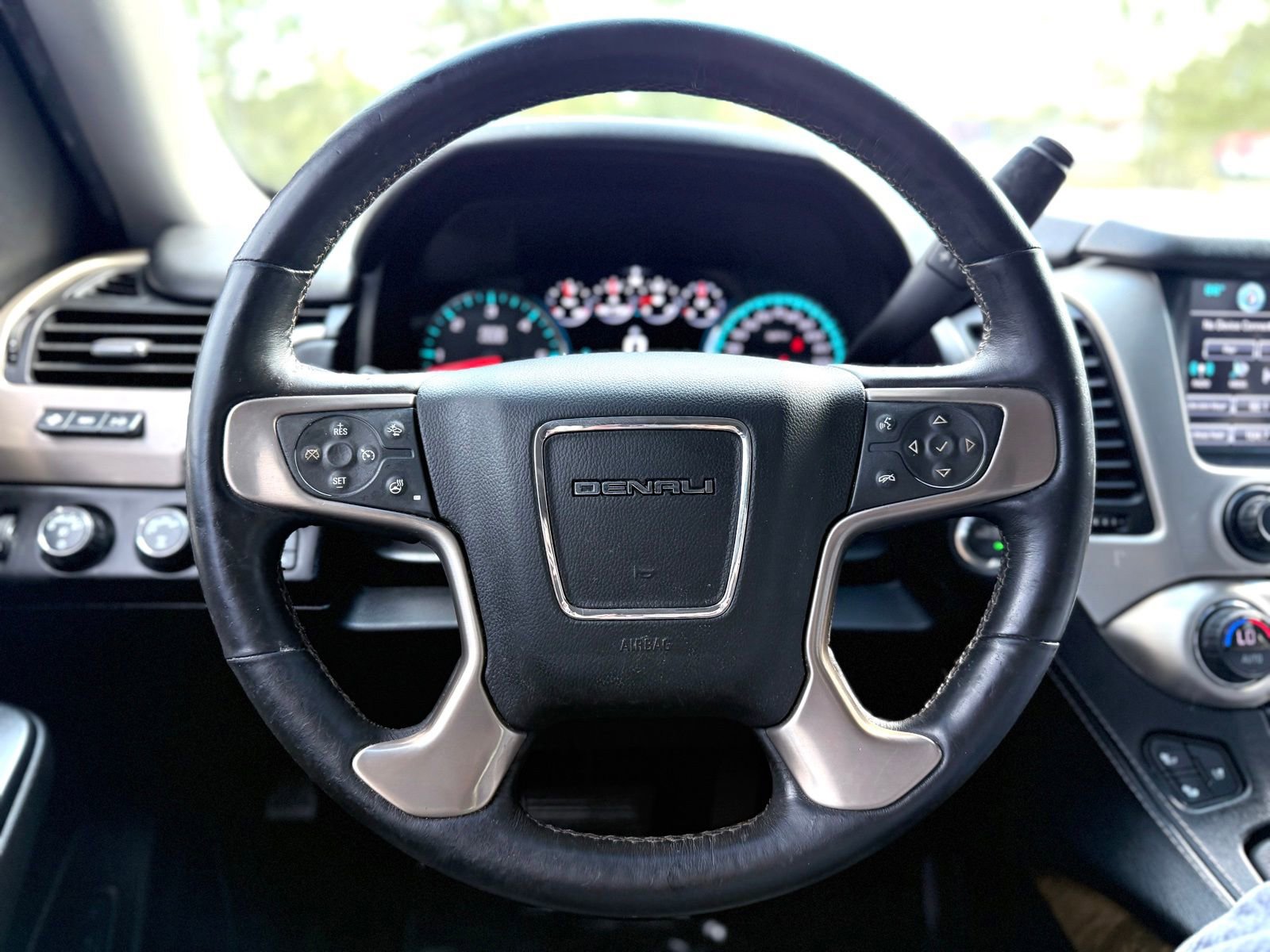 Used 2017 GMC Yukon XL Denali w/ Open Road Package image 25