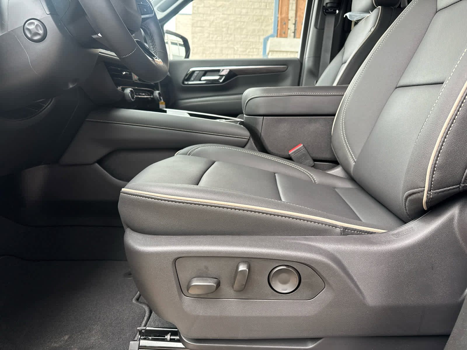 New 2026 Chevrolet Suburban Premier image 13