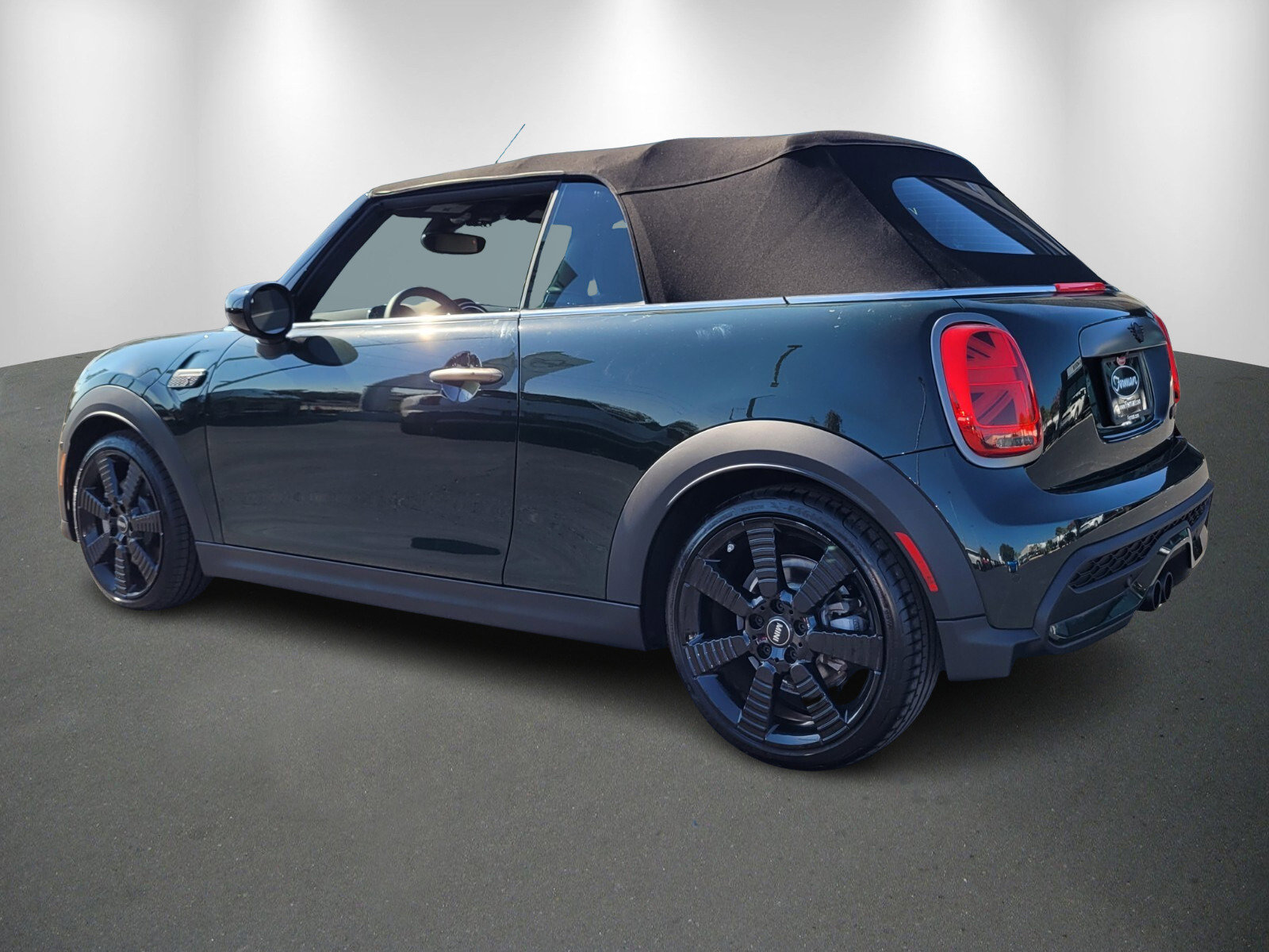 Used 2023 MINI Cooper S w/ MINI Resolute Edition image 5