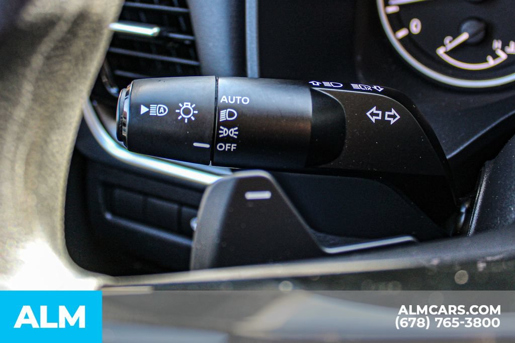 Used 2022 Nissan Rogue SV FWD image 28