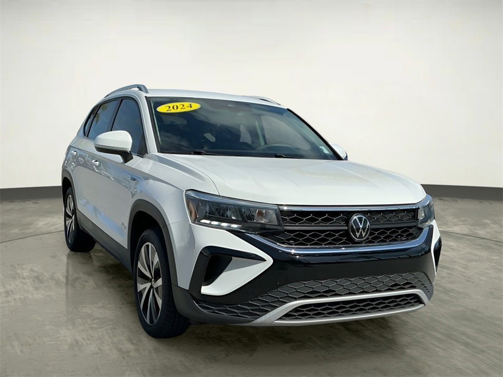 Used 2024 Volkswagen Taos SE image 13