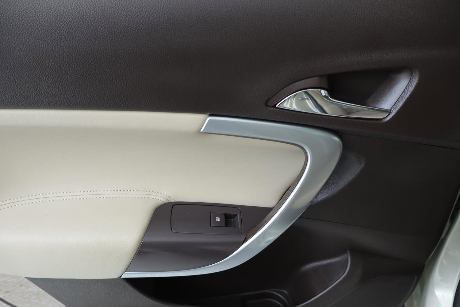 Used 2015 Buick Regal Premium w/ Experience Buick Package image 27