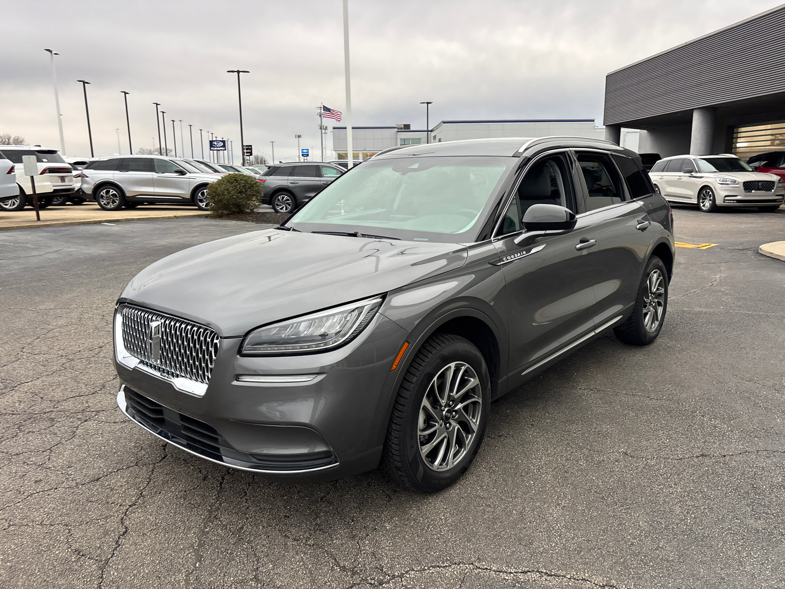 Used 2022 Lincoln Corsair FWD image 3