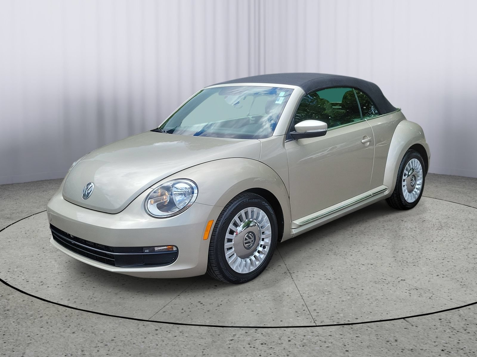 Used 2015 Volkswagen Beetle 1.8T FWD image 5