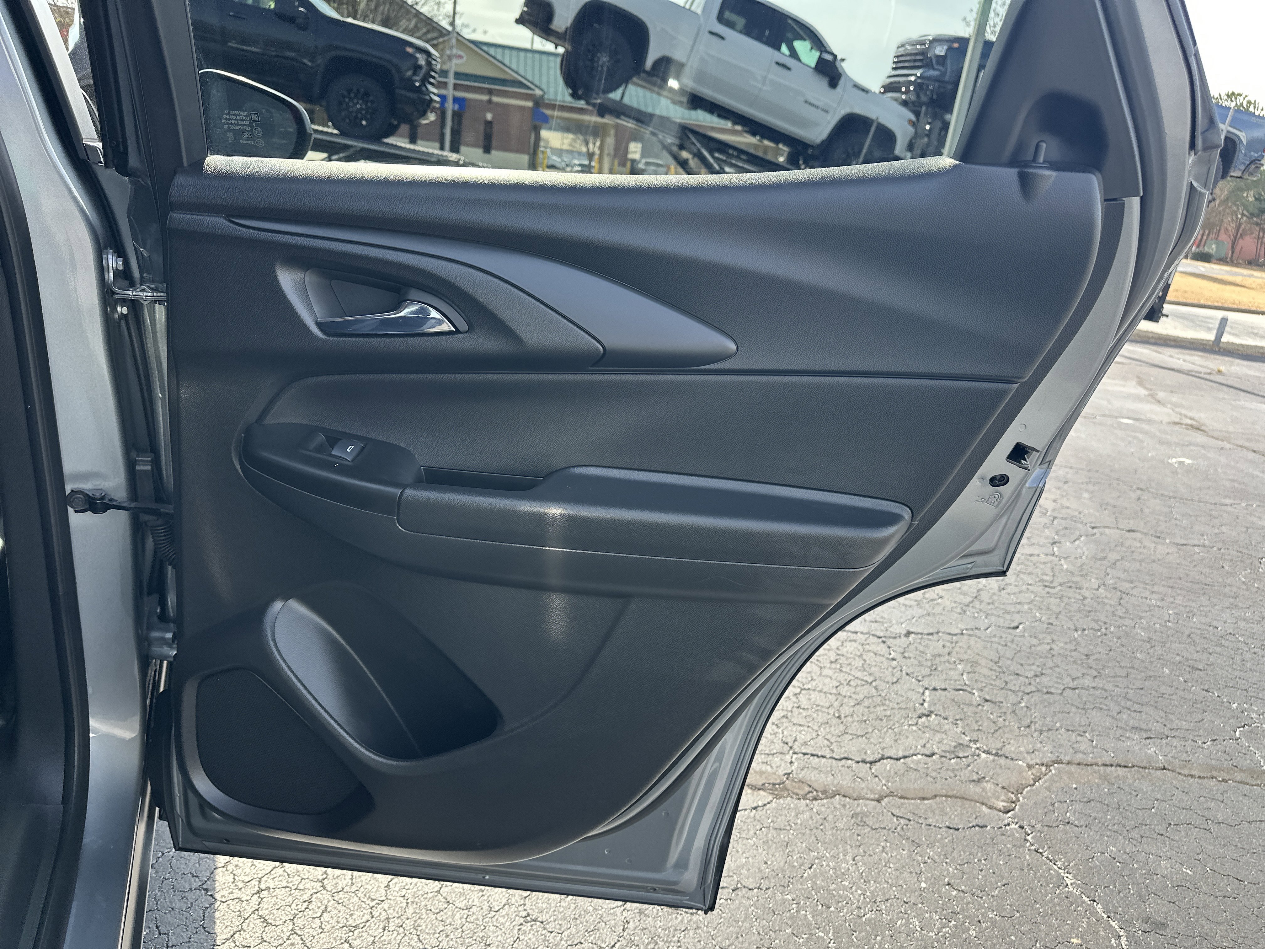 Used 2023 Chevrolet TrailBlazer LT w/ Convenience Package image 17