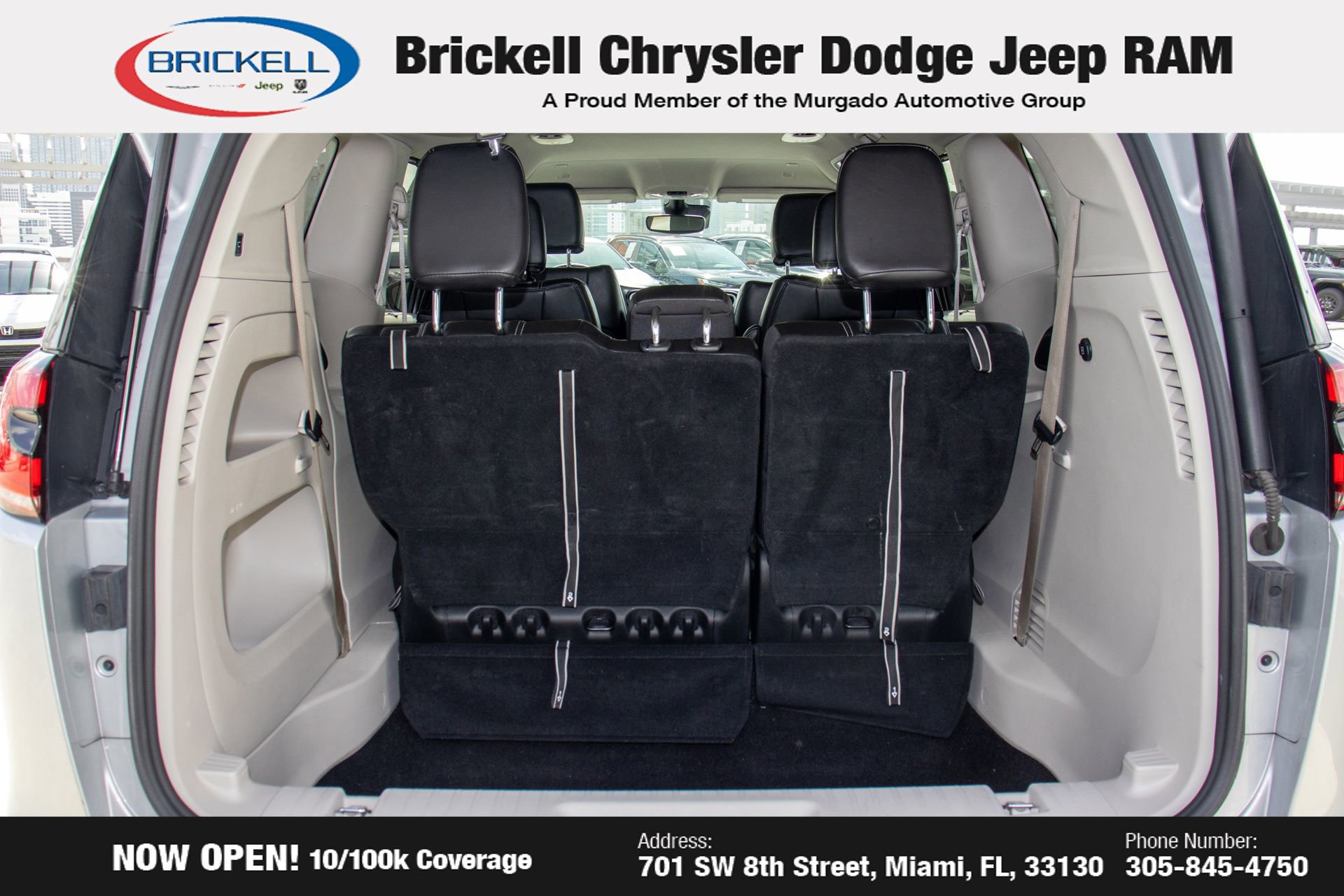 Used 2024 Chrysler Pacifica Touring-L image 9